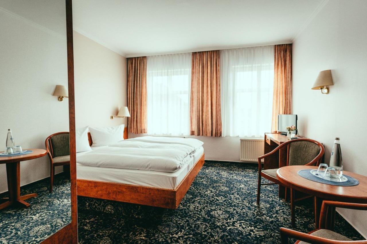Landhotel Classic Ораниенбург Экстерьер фото