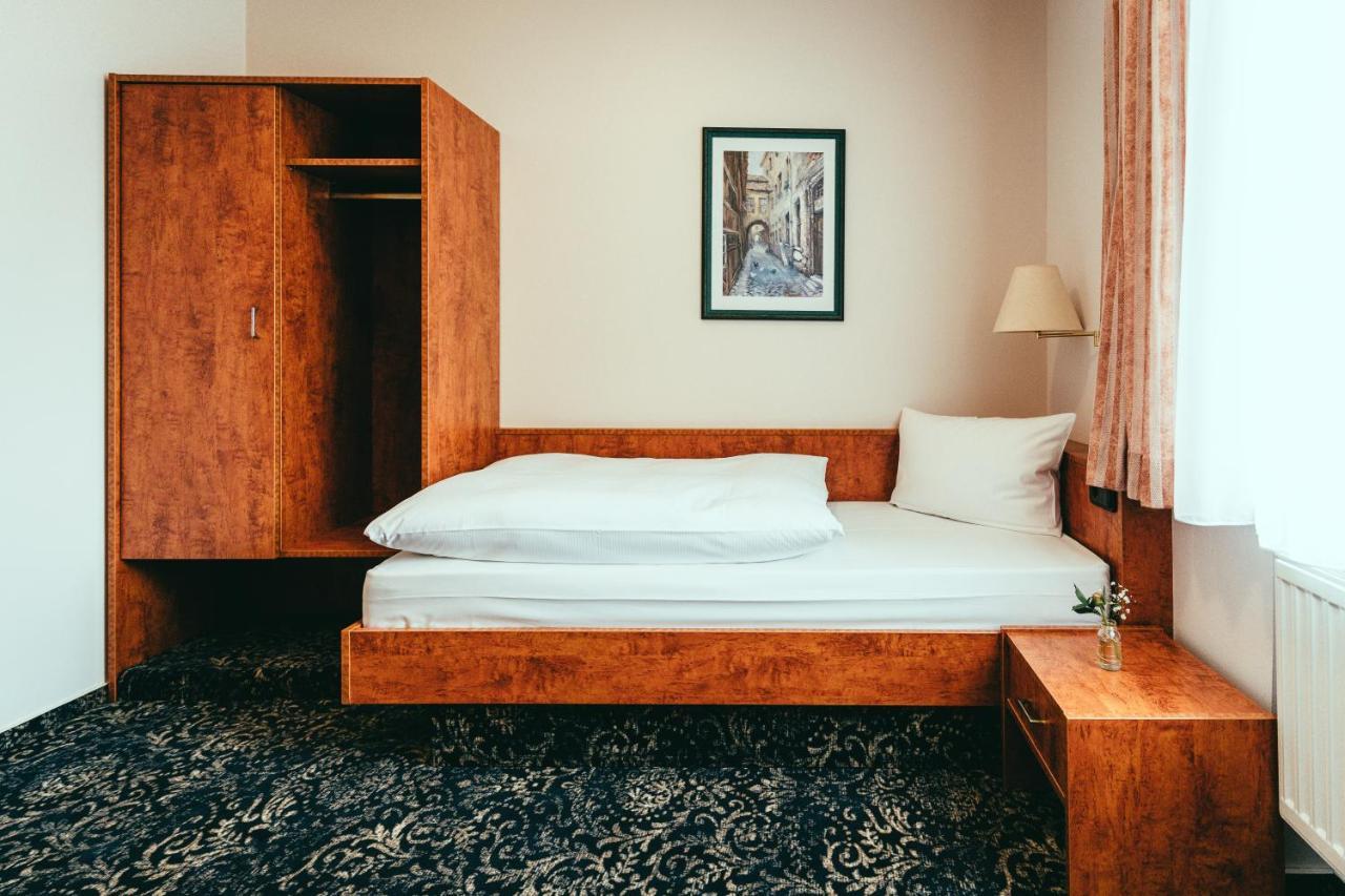 Landhotel Classic Ораниенбург Экстерьер фото